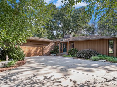4820 Ridgeline Dr NE, Grand Rapids, MI, 49525