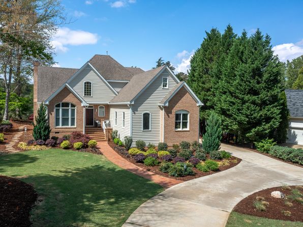 8713 Gleneagles Dr, Raleigh, NC 27613