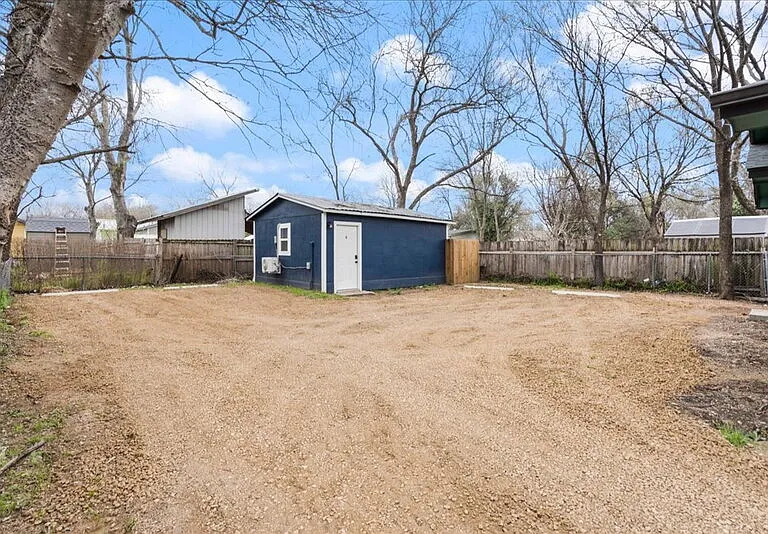 1118 Ebert Ave #C — Photo 1