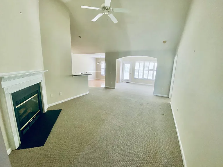 Living room_05082021