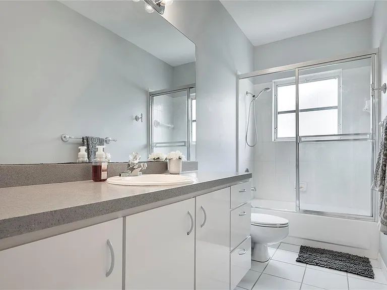 23420 Peachland Blvd — Photo 13