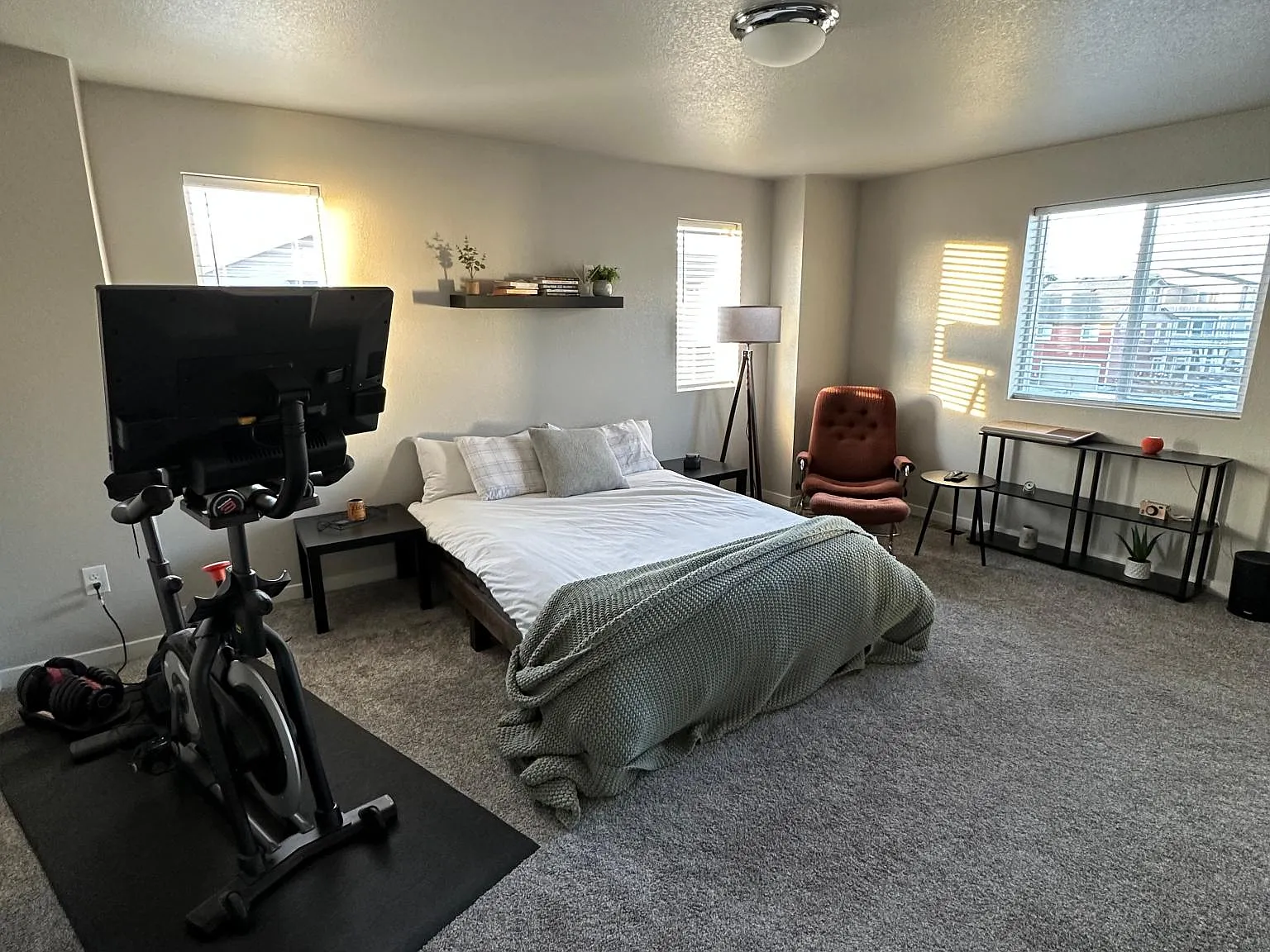 3 bed, 1750 sqft, $2,900 — Photo 4