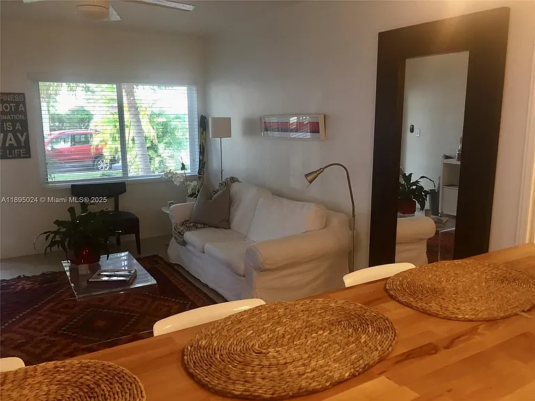 1160 SW 22nd Ter — Photo 17