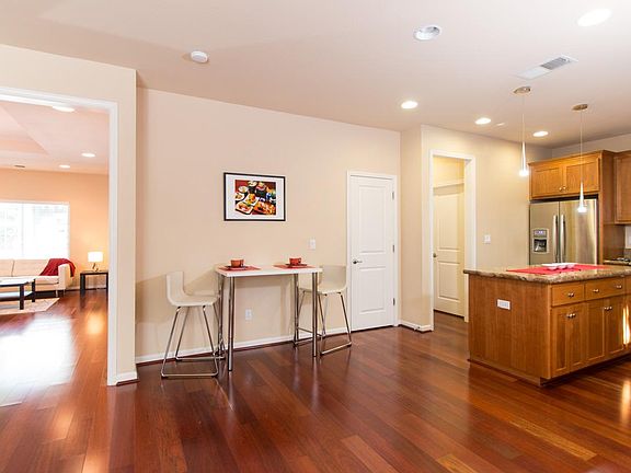 5th image of 808 Cherry Orchard Pl