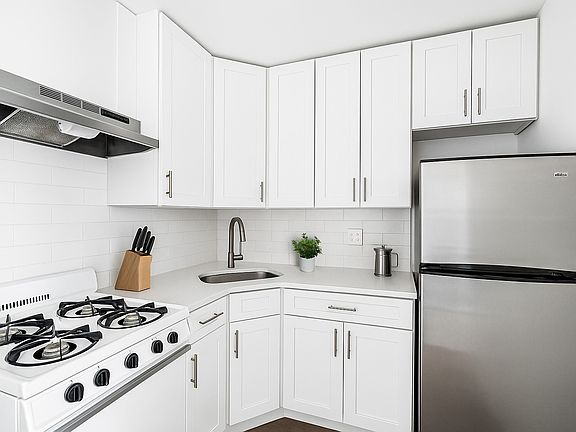 5th image of 661 Meeker Ave #3S