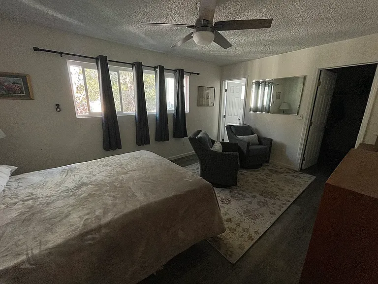 2415 Harriman Ln #D — Photo 4