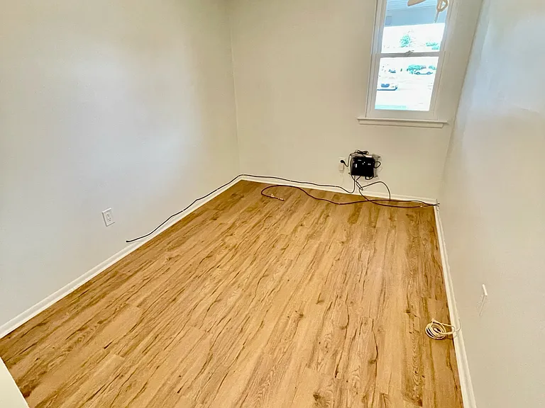 5709 Kendall Ct — Photo 9