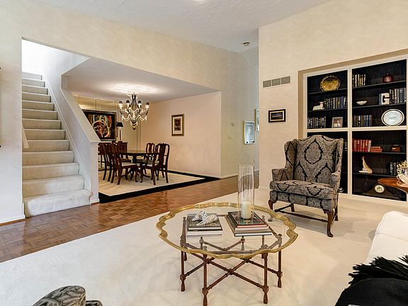 5th image of 3325 Mansion Way