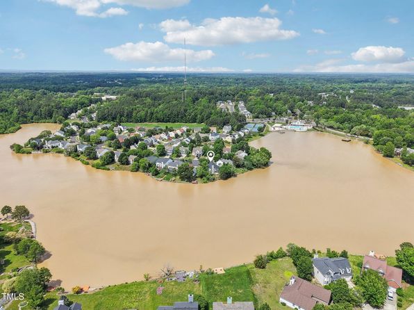 510 N Waters Edge Dr, Durham, NC 27703
