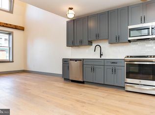 327 S 16th St #3F, Philadelphia, PA 19102