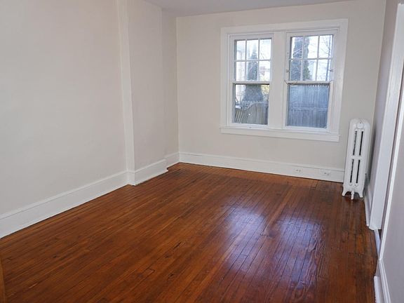 Dining room
14' x 10'