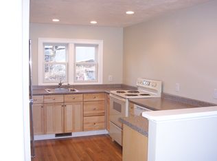 13 Wards Ln #C, Northbridge, MA 01534