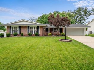 1415 Orchard Lakes Dr, Saint Louis, MO