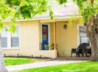 904 E Anderson St, Beeville, TX 78102