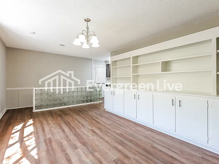 943 Mike Cir — Photo 5