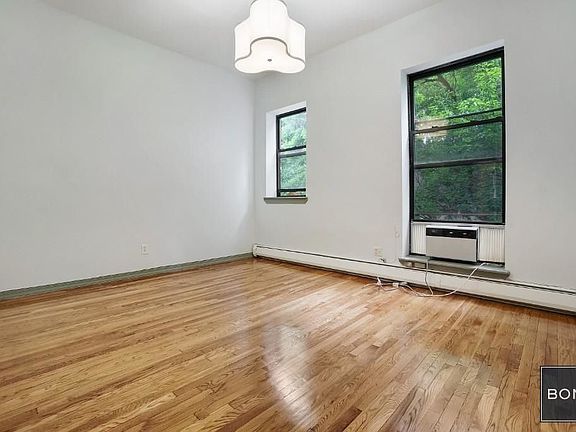 4th image of 313 W 136th St #2A