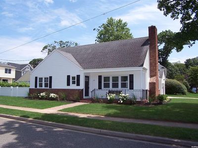 19 Royal Road, Rockville Centre, NY, 11570