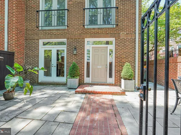 1036 N Randolph St, Arlington, VA 22201