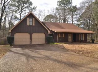 211 Carriage Hills Dr, Jackson, MS 39212