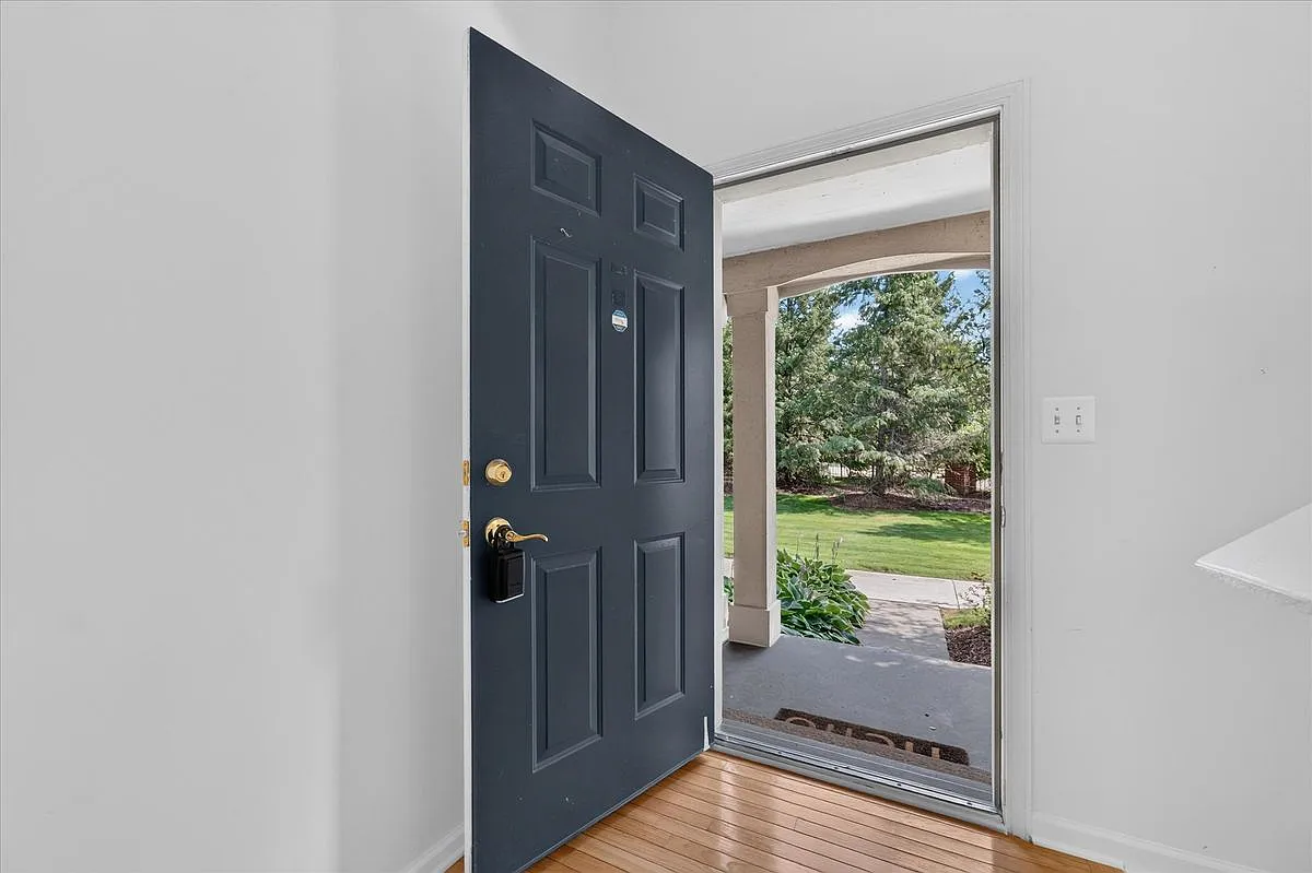 2 bed, 2.5 bath, 1468 sqft, $2,250 — Photo 3