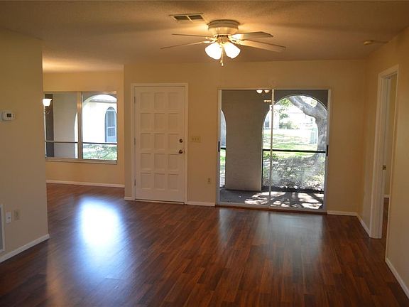 4th image of 439 Matisse Cir S #439