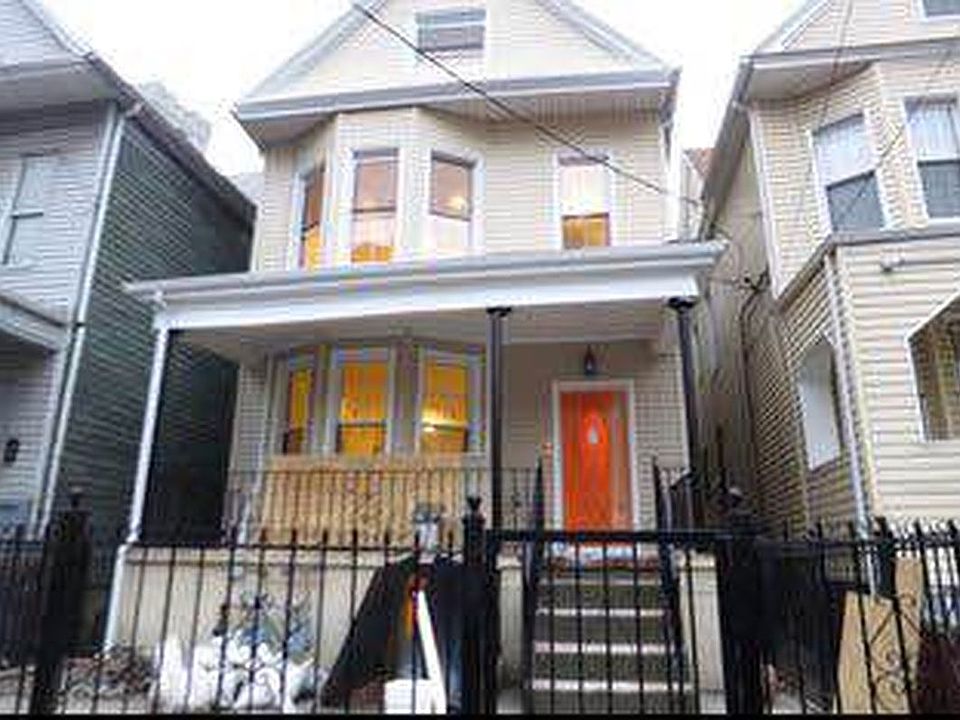 1st image of 1989 Grand Ave #1