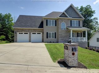 129 Hyde Park Rd, Winfield, WV 25213