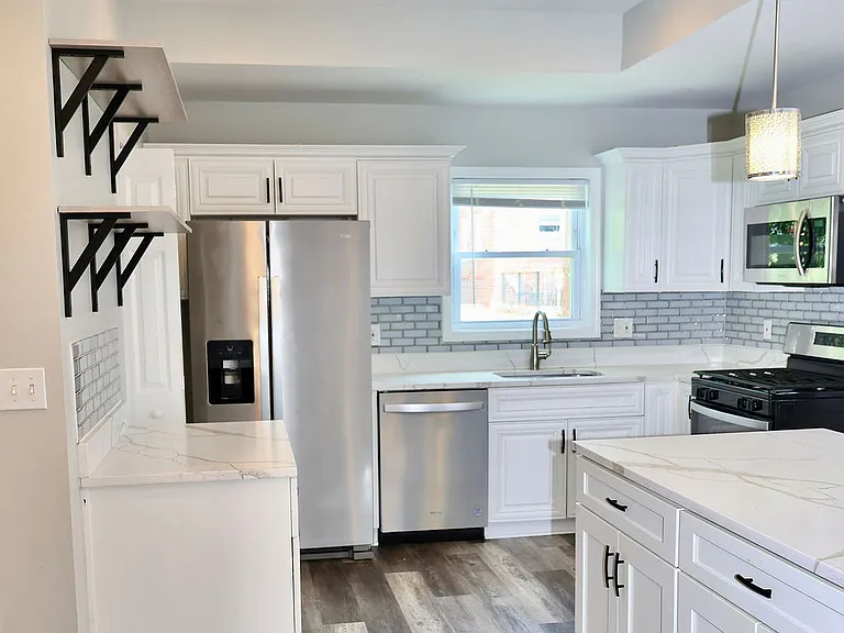 715 Somerset Pl NW — Photo 12