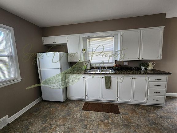 4th image of 1127 N Cottage Ave