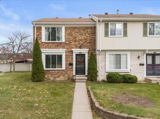 1818 Shire Ct, Royal Oak, MI 48073