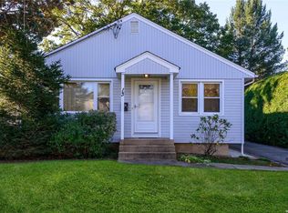 13 Dawes Ave, Syosset, NY 11791