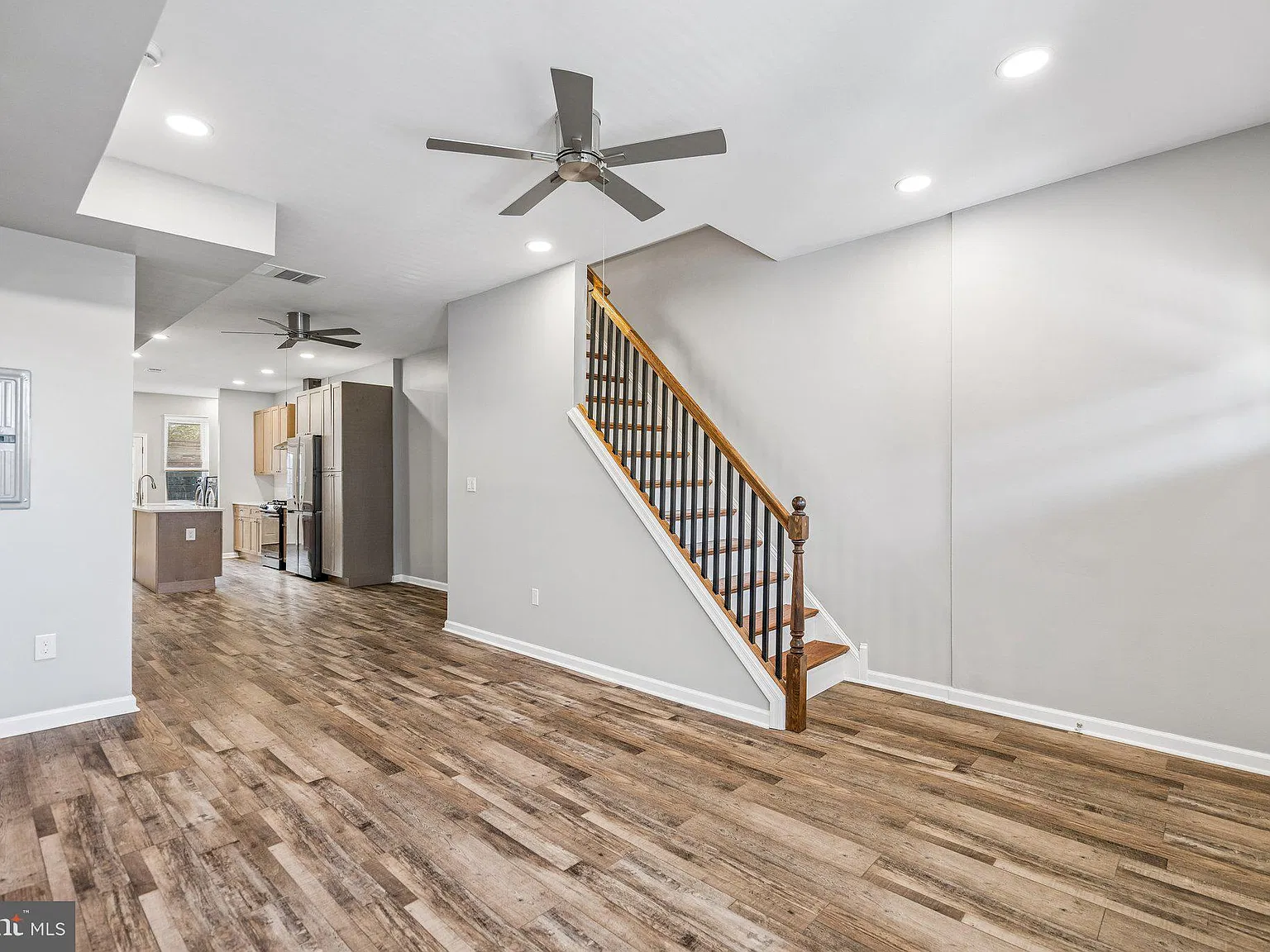 3 bed, 2.5 bath, 1440 sqft, $2,400 — Photo 2