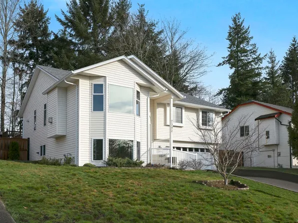 2392 Valley View Dr, Courtenay, BC V9N 8S5