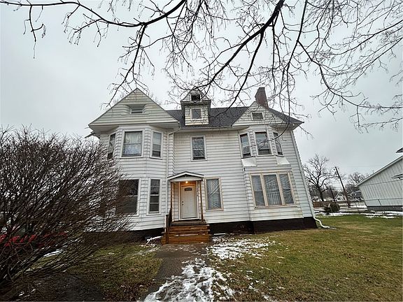2nd image of 1218 N Walnut St