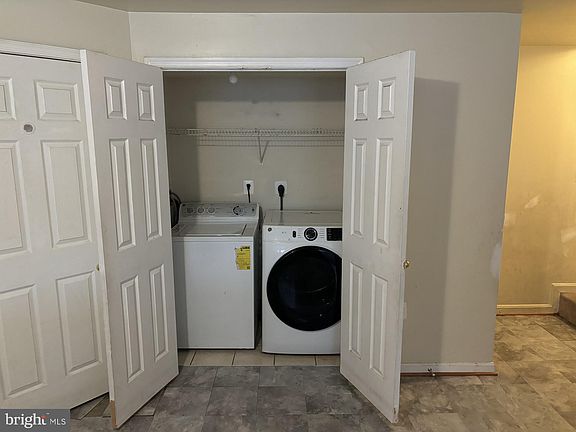 4th image of 4825 Tothill Dr #39