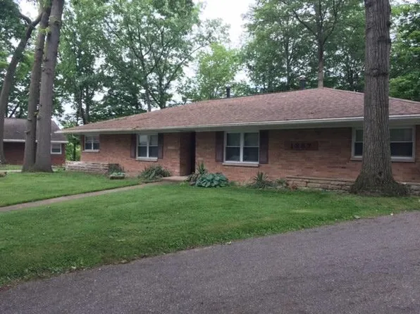 1387 Forest Glen Dr #2, Cuyahoga Falls, OH 44221