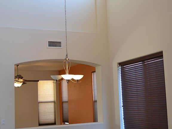 4th image of 524 W Camino Parrilla