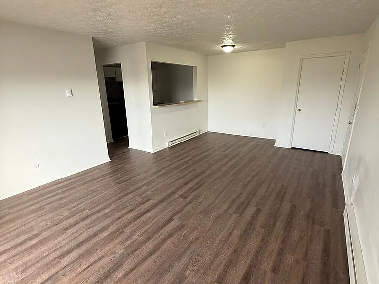 Rising Sun Apartments — Photo 15