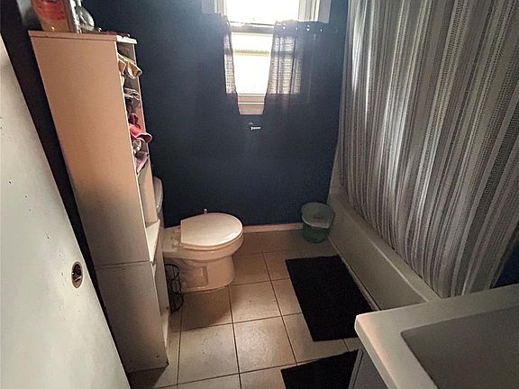 5th image of 6308 Glenis St