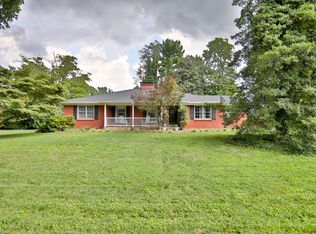 3521 Foxglove Ln, Barbourmeade, KY 40241