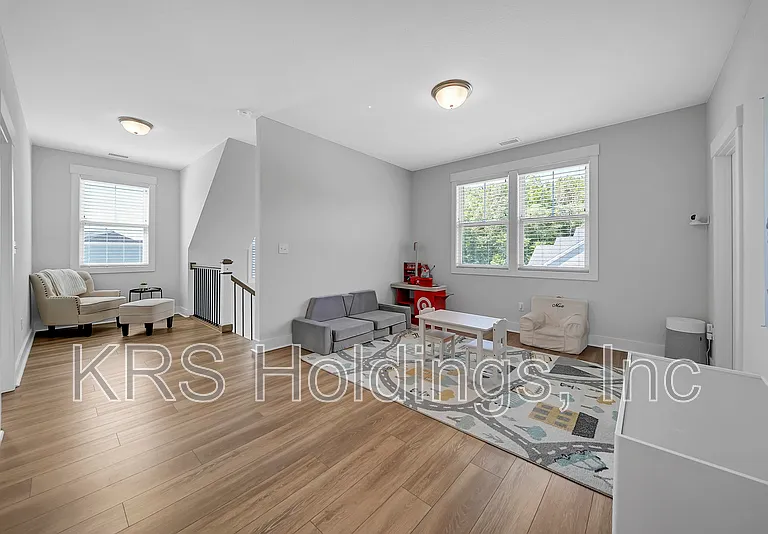 629 Hayes Dr — Photo 24