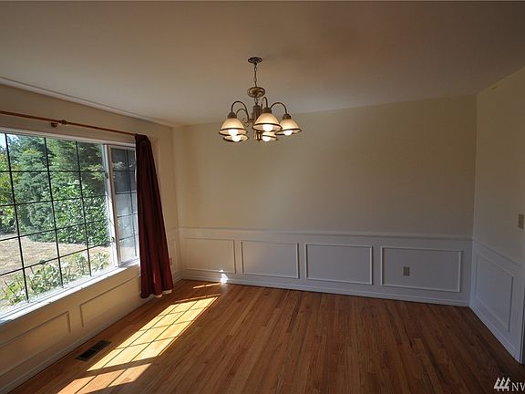 5th image of 10907 151st Ave NE