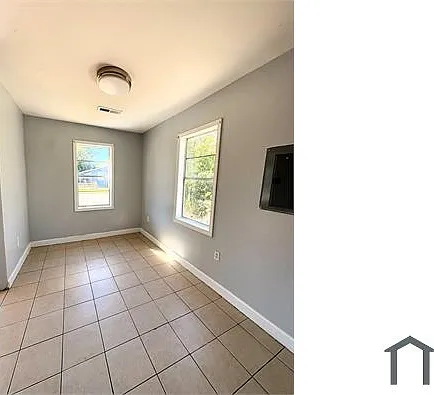 3 bed, 816 sqft, $950 — Photo 4