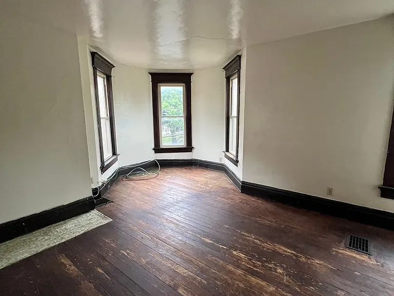 358 E 15th Ave — Photo 10