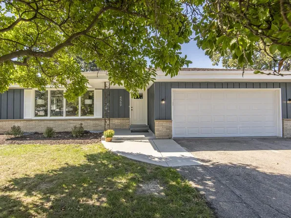 4569 South 51st STREET, Greenfield, WI 53220