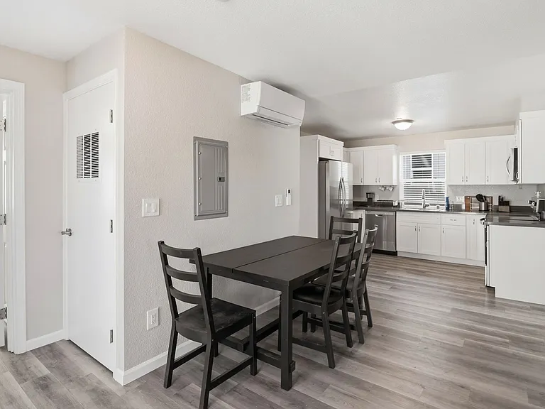 160 Harrison Ave #E1 — Photo 44