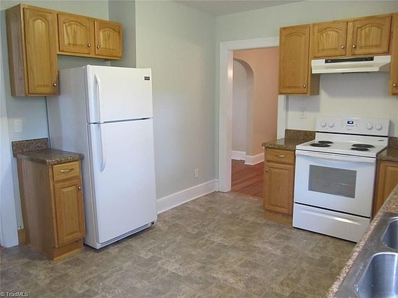 4th image of 334 Main St E