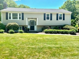 41 Worrall Rd, Plymouth, MA 02360
