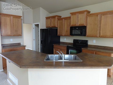 2nd image of 1681 Aylesbury Ct