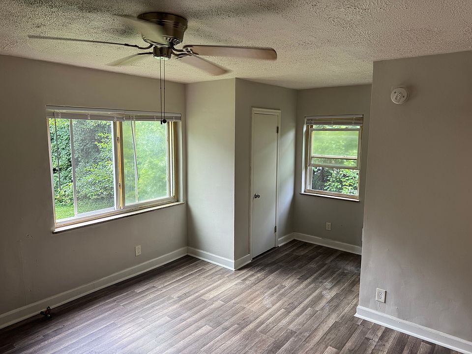 2nd image of 1528 Sutton Ave #4